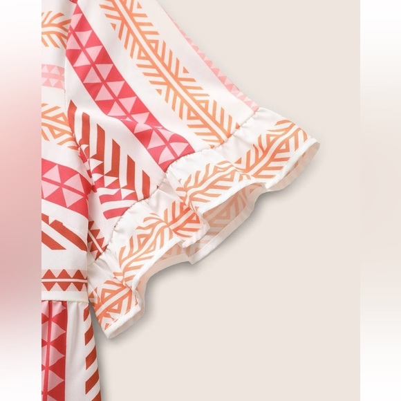 BloomChic Plus Size XL V Neck Geometric Patchwork Ruffles Blouse us14-16 - Picture 4 of 7